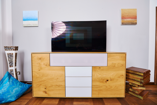 Sideboard mit TV